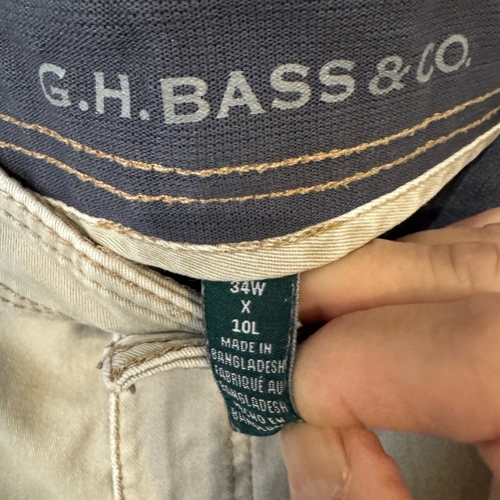 G.H. Bass & Co. Khaki Shorts. Size 34W. - Picture 4 of 7